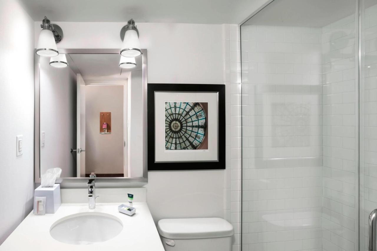 Doubletree By Hilton Manhattan, Ks المظهر الخارجي الصورة