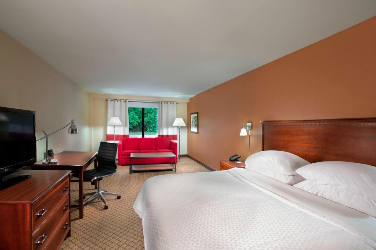 Doubletree By Hilton Manhattan, Ks المظهر الخارجي الصورة