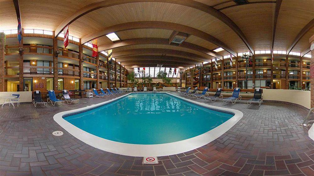 Doubletree By Hilton Manhattan, Ks المظهر الخارجي الصورة