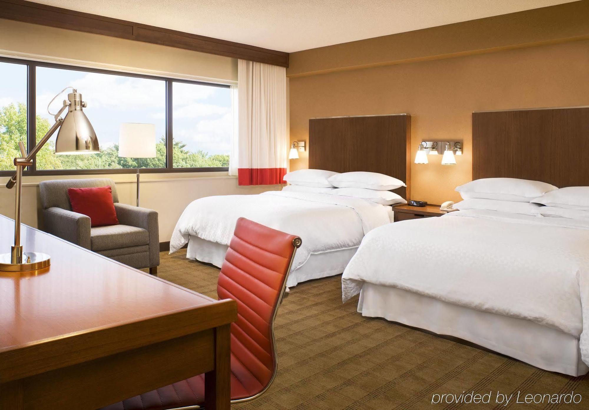 Doubletree By Hilton Manhattan, Ks المظهر الخارجي الصورة