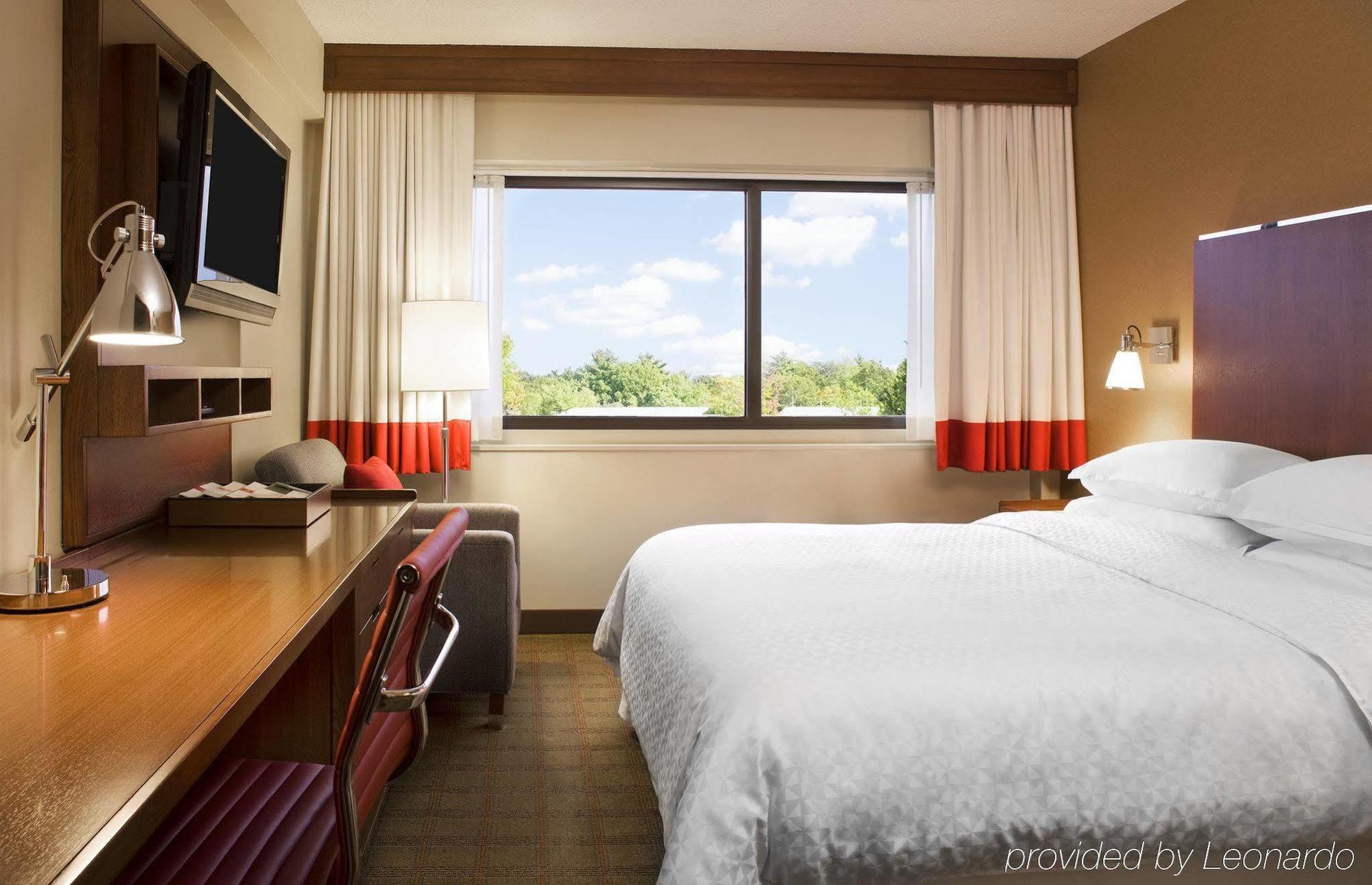 Doubletree By Hilton Manhattan, Ks المظهر الخارجي الصورة