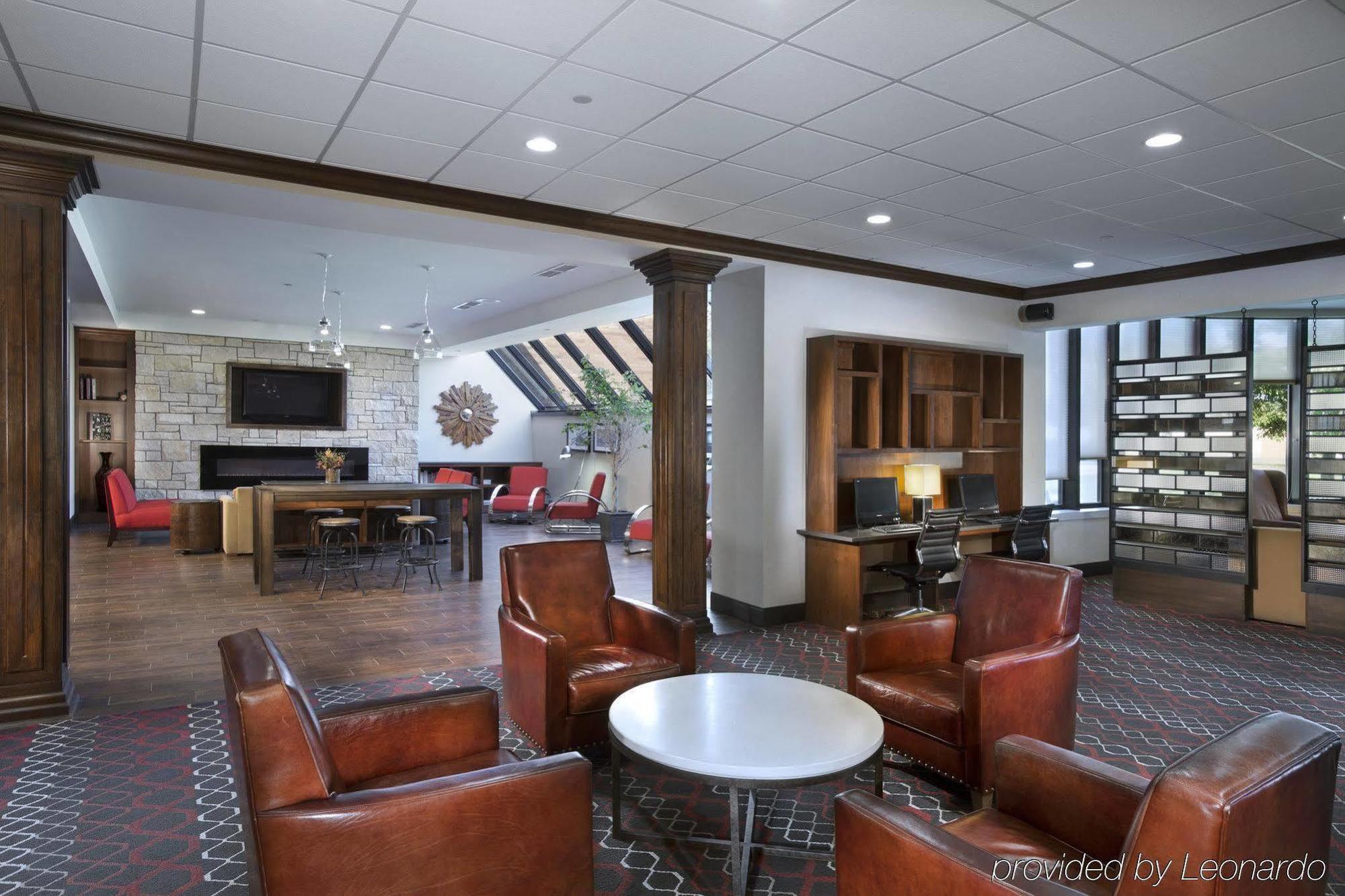 Doubletree By Hilton Manhattan, Ks المظهر الخارجي الصورة